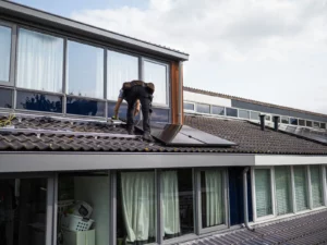 Audit énergétique d'une maison avant installation de panneaux solaires